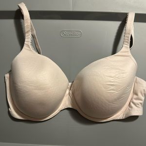 Victoria secret body by Victoria lined perfect coverage size 36DD.